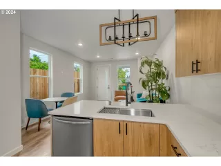 Photo #6: 24441437 Listing 