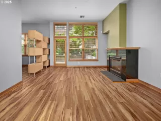 Photo #2: 24442834 Listing