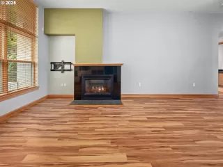 Photo #3: 24442834 Listing