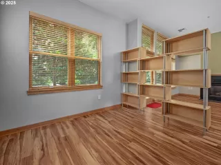 Photo #5: 24442834 Listing