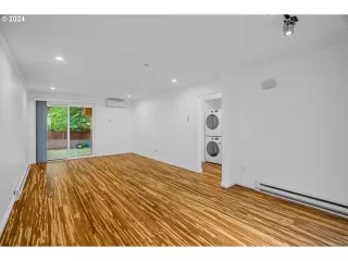 Photo #6: 24443105 Listing 