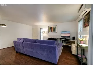 Photo #3: 24443518 Listing 