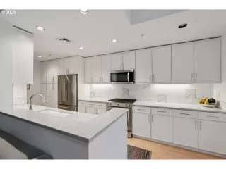 Photo #5: 244439744 Listing 