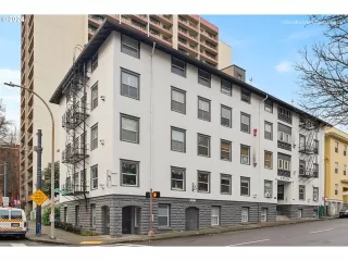 Photo #1: 24444168 Listing