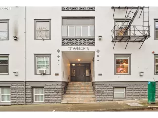 Photo #2: 24444168 Listing