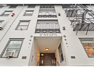 Photo #4: 24444168 Listing