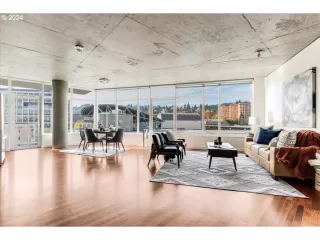 Photo #2: 24444616 Listing