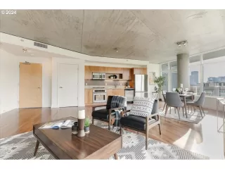 Photo #3: 24444616 Listing