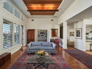 Photo #1: 24444766 Listing