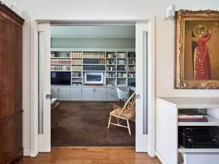 Photo #4: 24444766 Listing