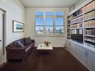 Photo #5: 24444766 Listing