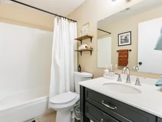 Photo #6: 24445269 Listing