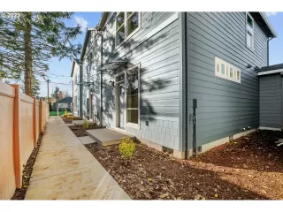 Photo #2: 24445758 Listing