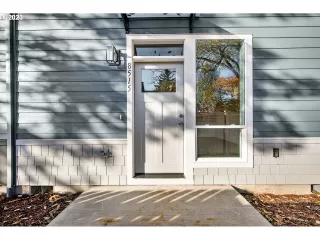 Photo #3: 24445758 Listing