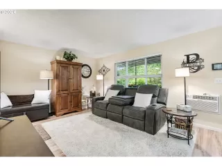 Photo #2: 24446161 Listing