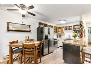 Photo #6: 24446161 Listing