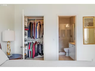 Photo #2: 24446223 Listing 