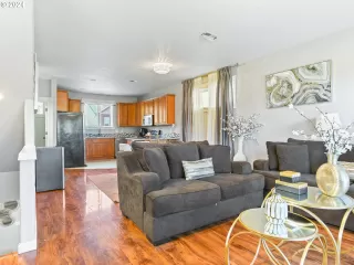 Photo #4: 24446542 Listing 