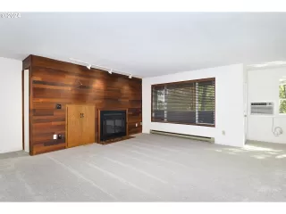 Photo #3: 24446657 Listing