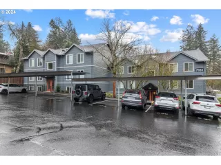 Photo #2: 24446853 Listing