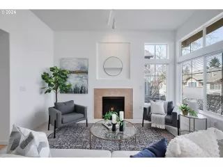 Photo #4: 24446863 Listing 