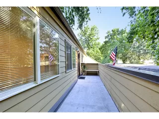 Photo #2: 24446887 Listing 