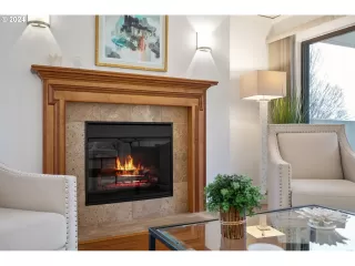 Photo #4: 24447177 Listing