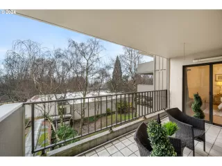 Photo #6: 24447177 Listing