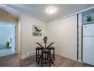 Photo #4: 24447225 Listing