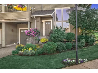 Click for more information on MLS # 24447359 : 8688 SE BRISTOL PARK DR More Details about MLS # 24447359 : 8688 SE BRISTOL PARK DR