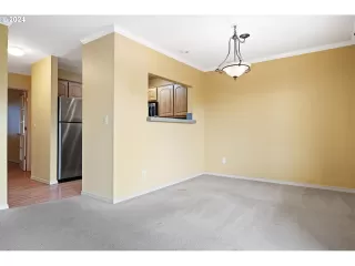 Photo #4: 24448025 Listing