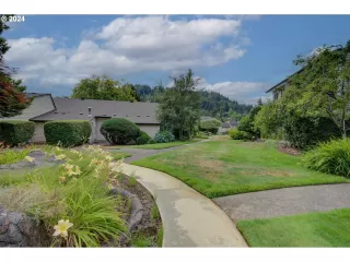 Photo #3: 24448133 Listing