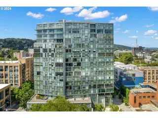 Photo #1: 24448976 Listing 