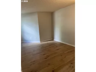 Photo #6: 24450694 Listing 