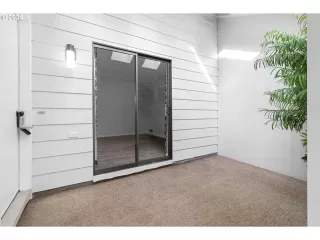 Photo #5: 24450967 Listing