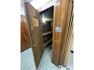 Photo #6: 24451400 Listing