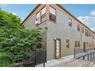 Photo #2: 24451642 Listing 