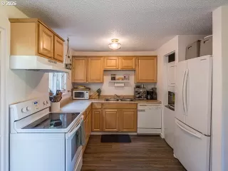 Photo #6: 244517497 Listing