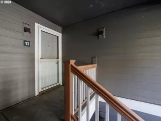 Photo #3: 24452446 Listing