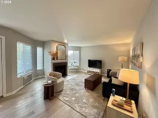 Photo #4: 24452446 Listing