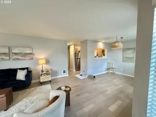 Photo #6: 24452446 Listing