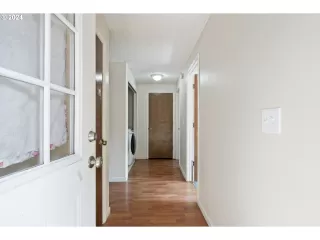 Photo #4: 24452557 Listing