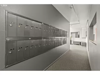 Photo #5: 24453809 Listing