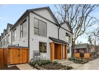 Photo #5: 24454529 Listing