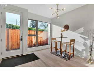 Photo #6: 24454529 Listing