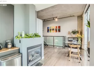 Photo #3: 24454681 Listing