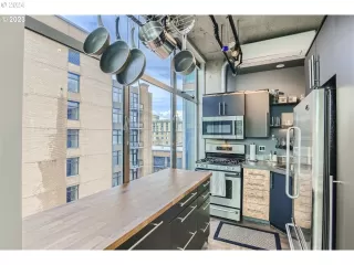 Photo #4: 24454681 Listing