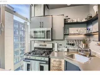 Photo #6: 24454681 Listing