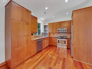 Photo #1: 24455445 Listing