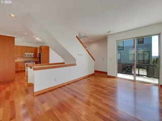 Photo #3: 24455445 Listing